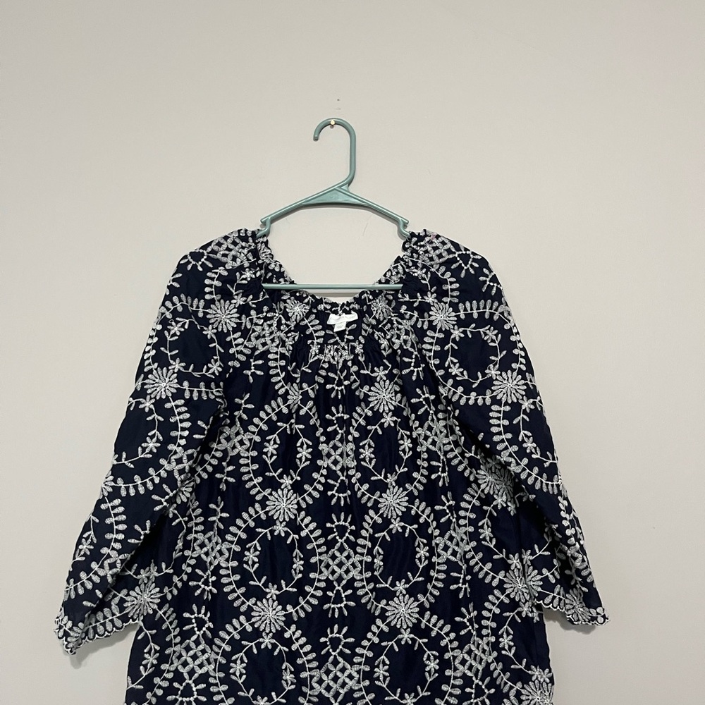 Navy‎ and White Patterned Blouse